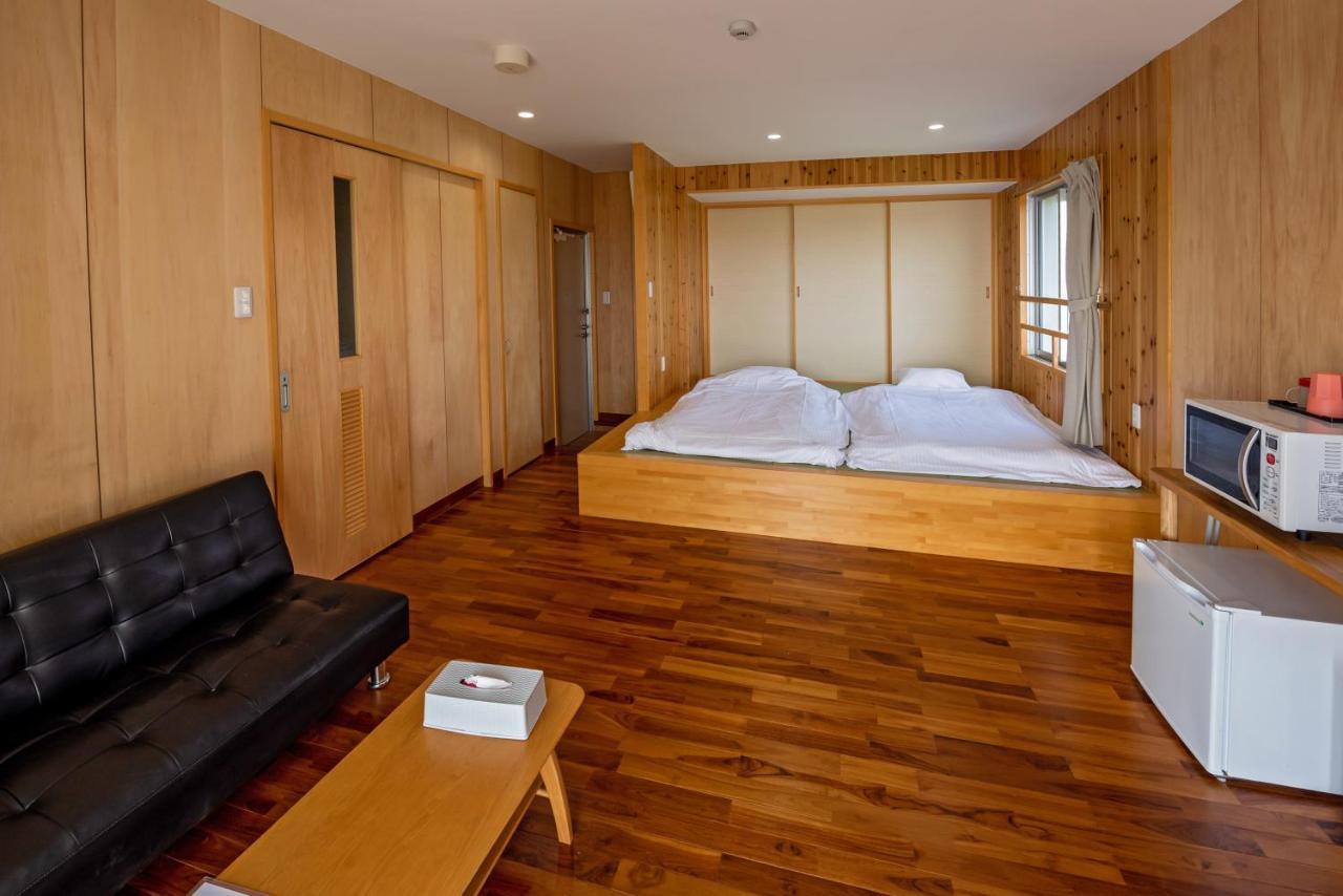 Guest House Kawamitsu Miyakojima  Екстер'єр фото