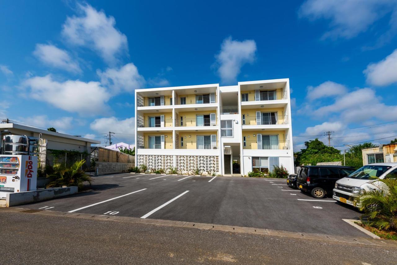 Guest House Kawamitsu Miyakojima  Екстер'єр фото