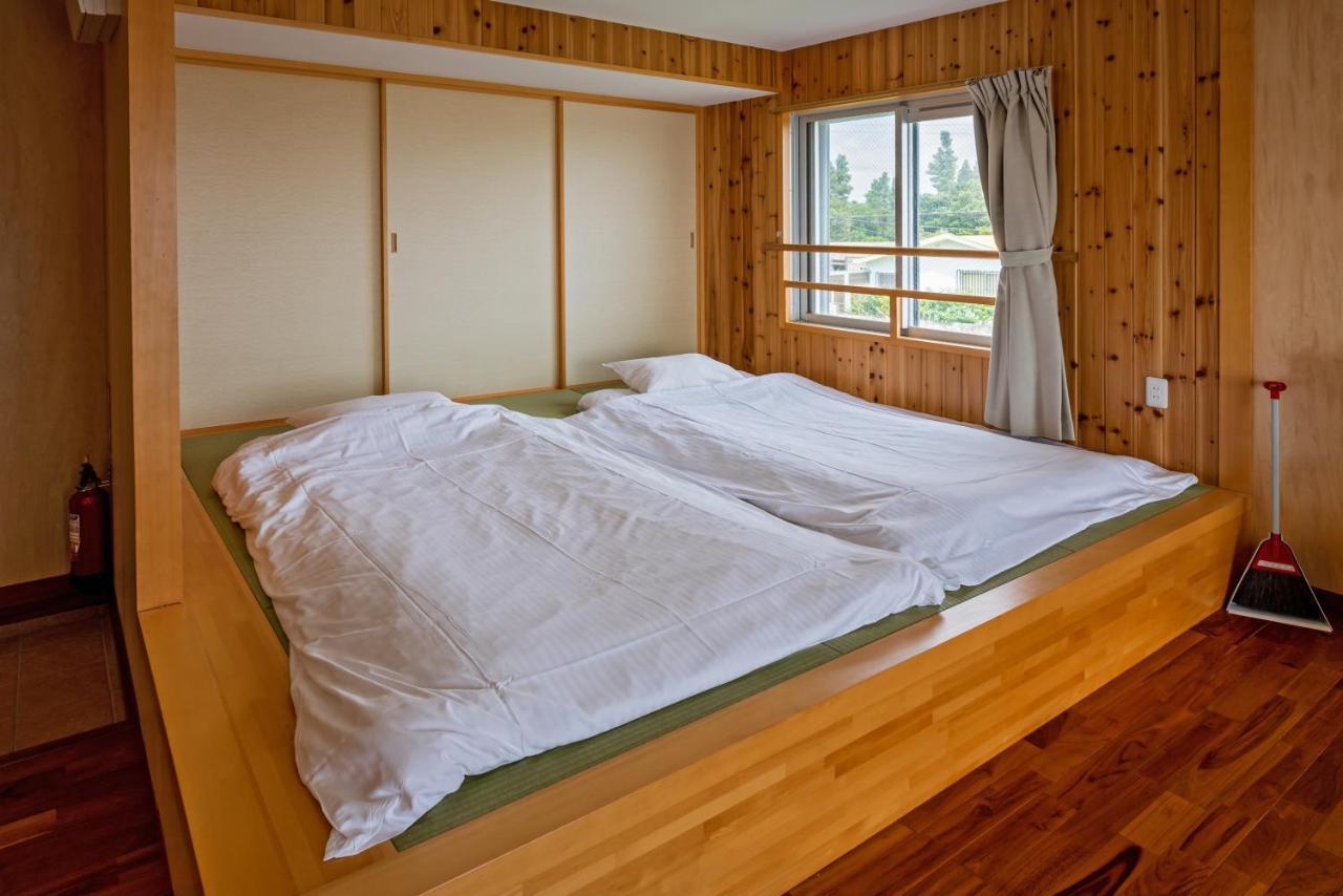 Guest House Kawamitsu Miyakojima  Екстер'єр фото